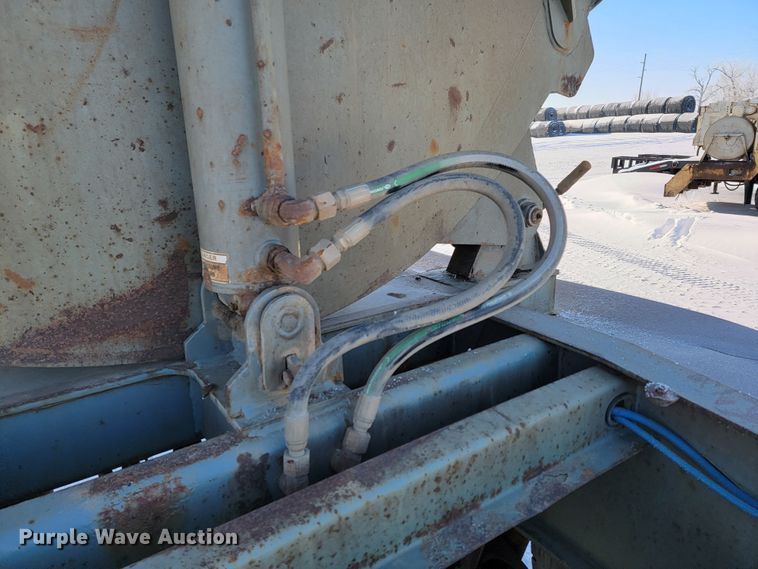 image for item ME9645 2005 Smith Co  side dump trailer