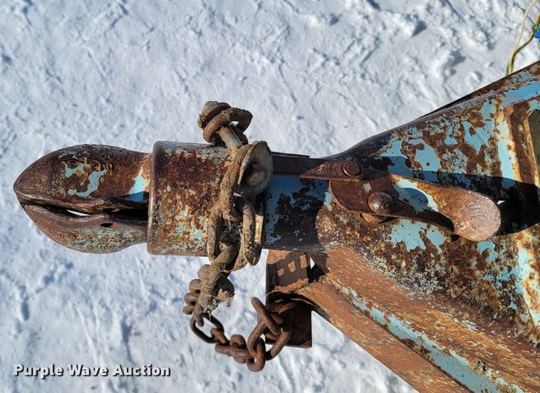 image for item ME9651 1972 S&H  livestock trailer