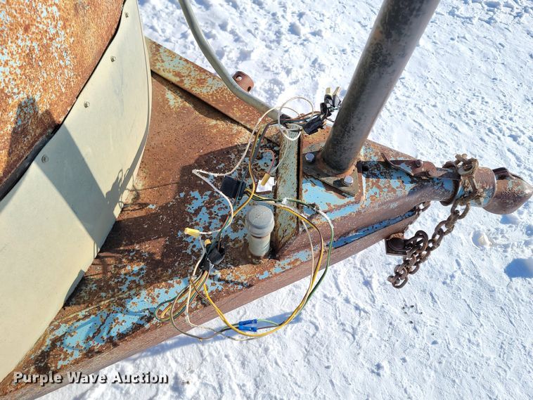 image for item ME9651 1972 S&H  livestock trailer