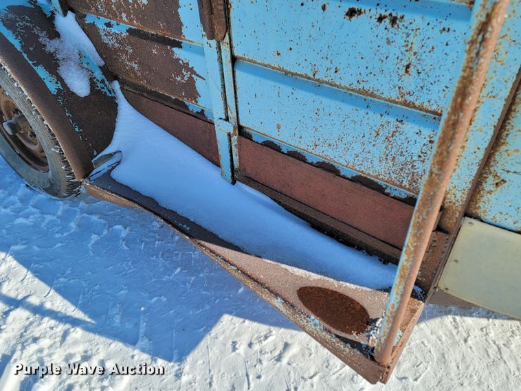 image for item ME9651 1972 S&H  livestock trailer