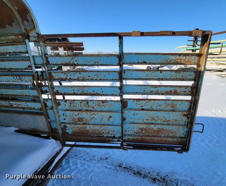 image for item ME9651 1972 S&H  livestock trailer