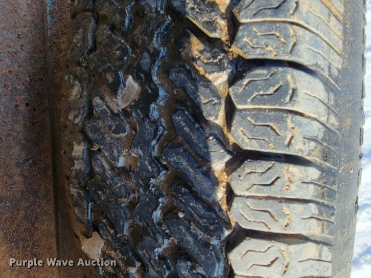 image for item ME9651 1972 S&H  livestock trailer