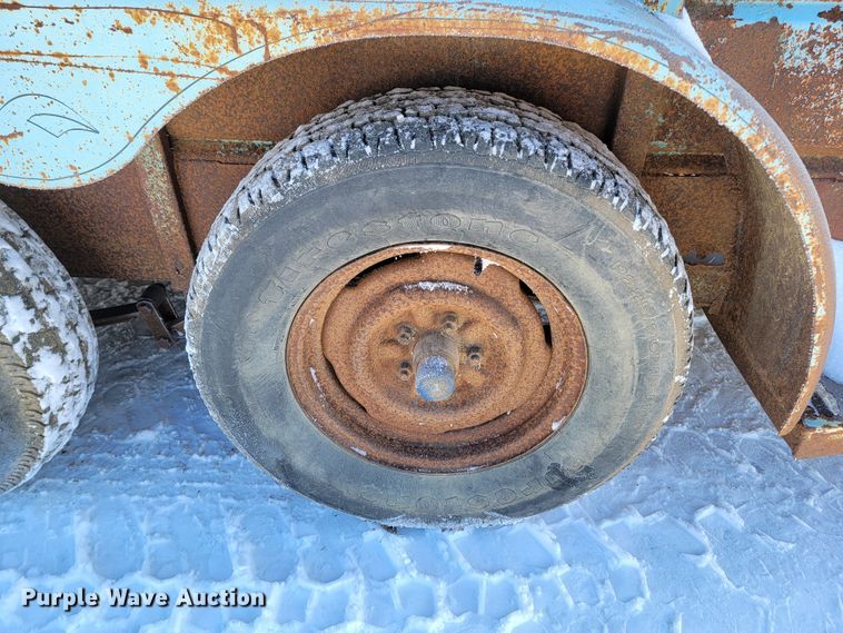 image for item ME9651 1972 S&H  livestock trailer