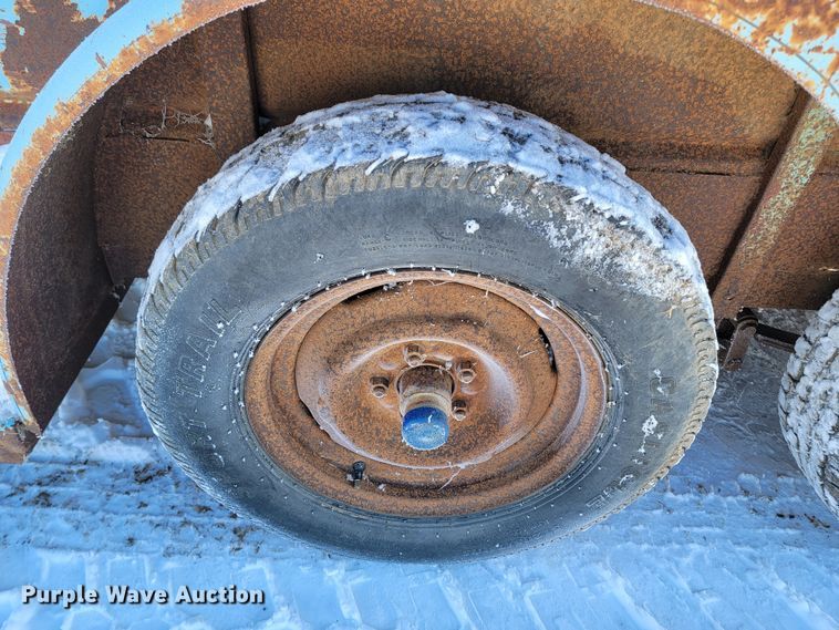 image for item ME9651 1972 S&H  livestock trailer