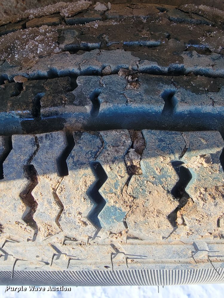 image for item ME9651 1972 S&H  livestock trailer