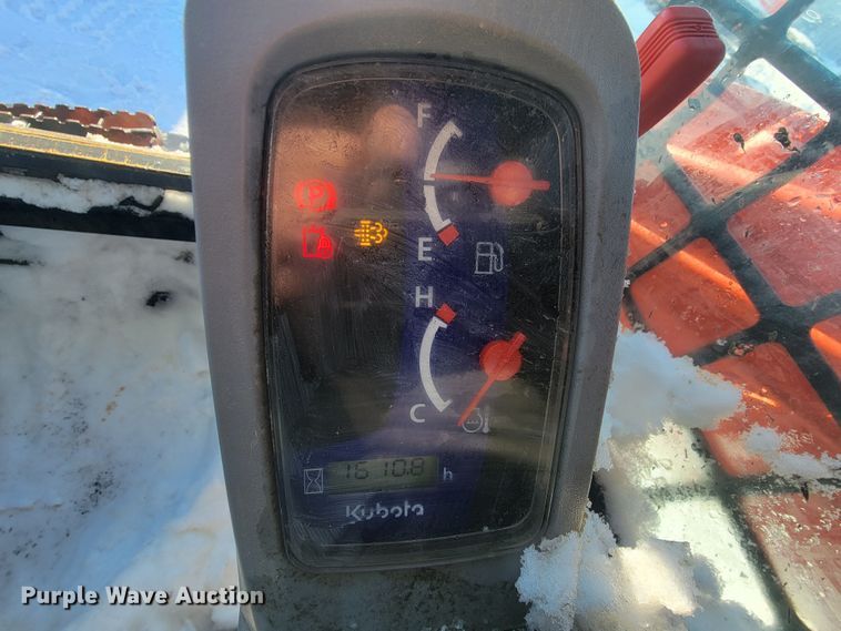 image for item ME9653 Kubota SVL 75-2  tracked skid steer loader