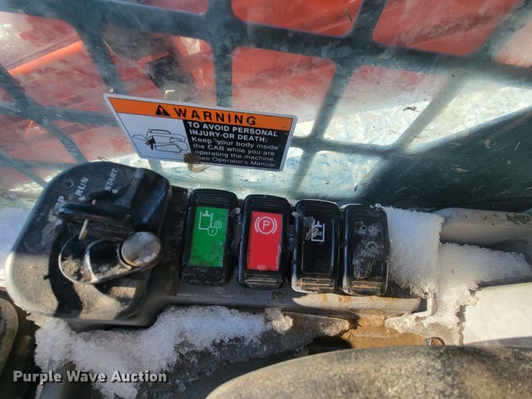 image for item ME9653 Kubota SVL 75-2  tracked skid steer loader