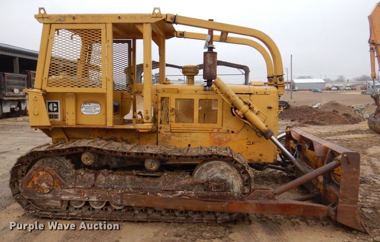 image for item MJ9958 1975 Caterpillar D5  dozer
