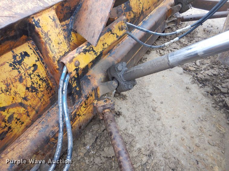 image for item MJ9958 1975 Caterpillar D5  dozer