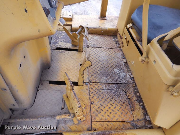 image for item MJ9958 1975 Caterpillar D5  dozer