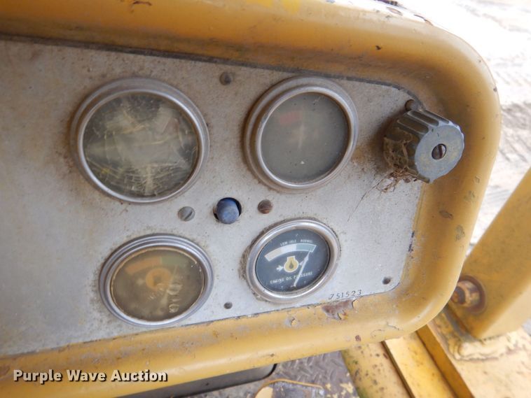 image for item MJ9958 1975 Caterpillar D5  dozer