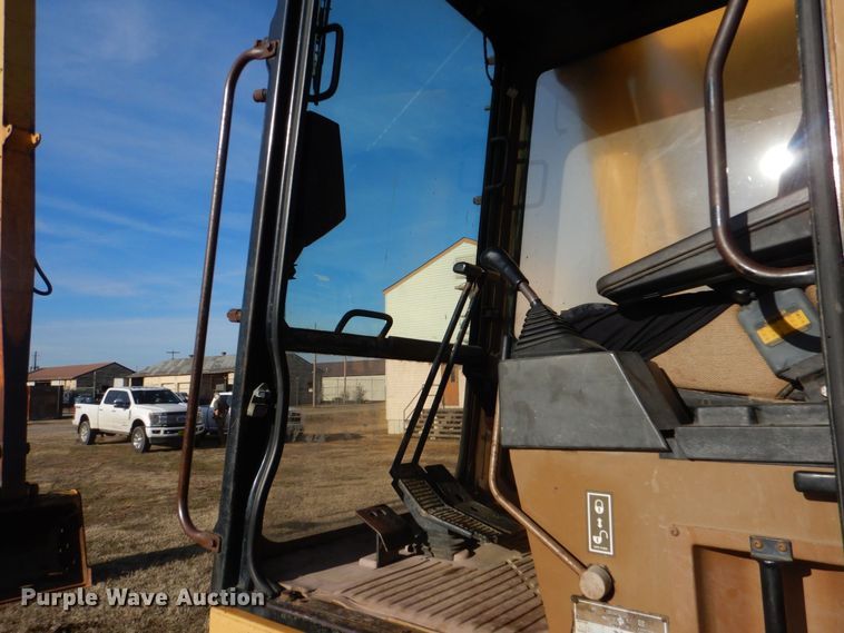 image for item MM9610 1992 Caterpillar EL240B  long reach excavator