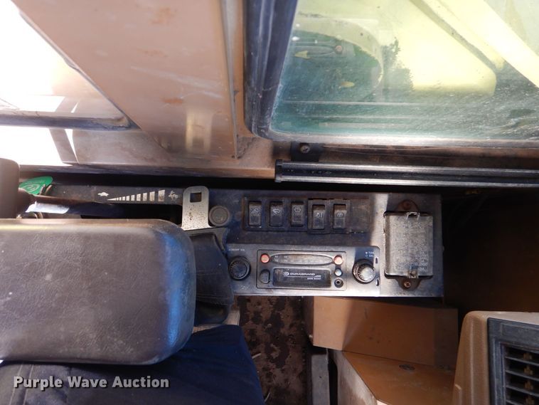 image for item MM9610 1992 Caterpillar EL240B  long reach excavator