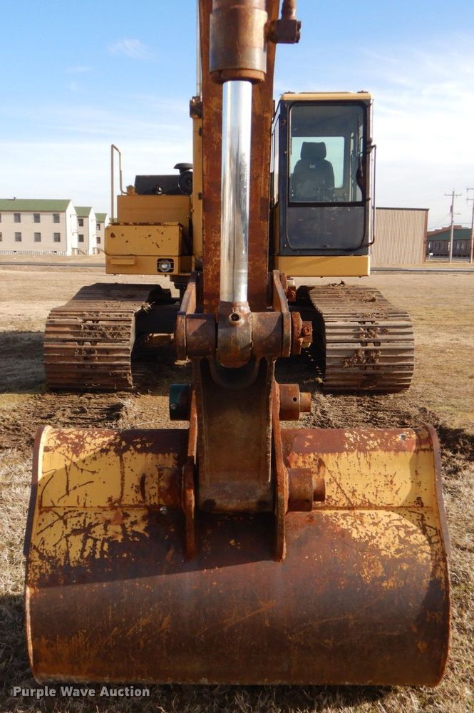 image for item MM9610 1992 Caterpillar EL240B  long reach excavator