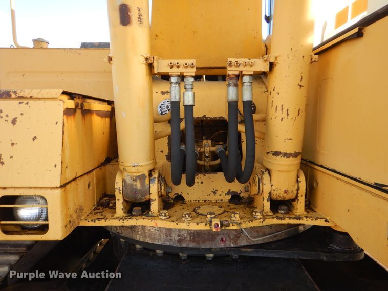 image for item MM9610 1992 Caterpillar EL240B  long reach excavator