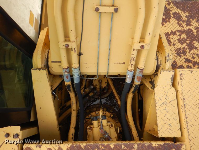 image for item MM9610 1992 Caterpillar EL240B  long reach excavator