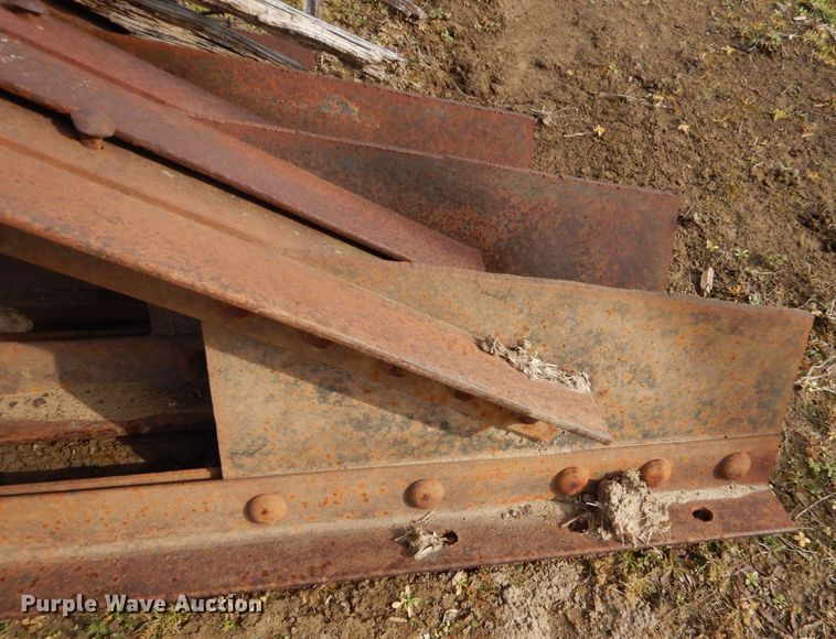 image for item MM9612 (8) steel trusses