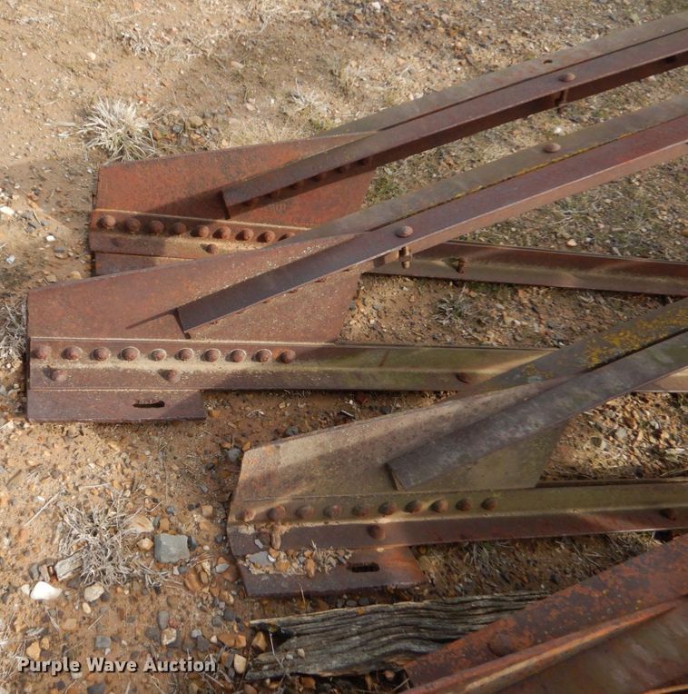 image for item MM9612 (8) steel trusses