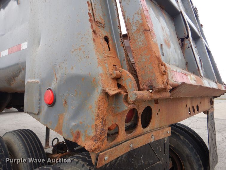 image for item MM9624 1978 Travis  end dump trailer