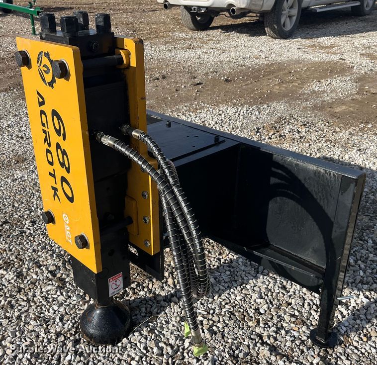 image for item MW9440 Agrotk PD680-PZ  skid steer post driver