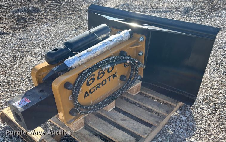 image for item MW9441 2022 Agrotk SSHH680  skid steer breaker