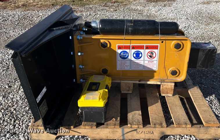 image for item MW9441 2022 Agrotk SSHH680  skid steer breaker