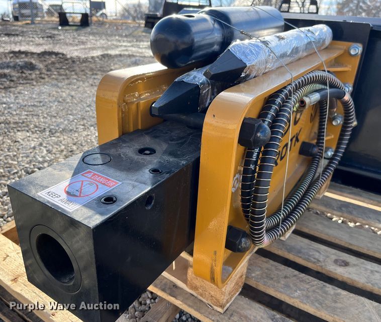 image for item MW9441 2022 Agrotk SSHH680  skid steer breaker