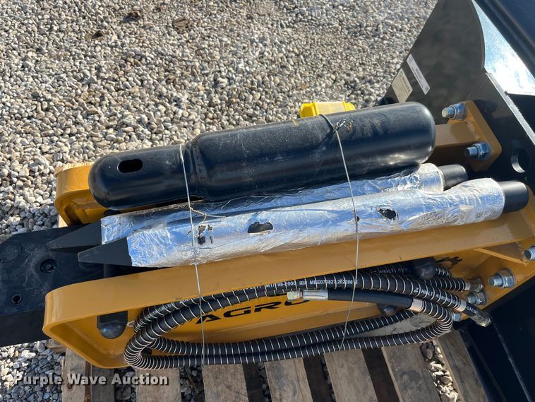 image for item MW9441 2022 Agrotk SSHH680  skid steer breaker