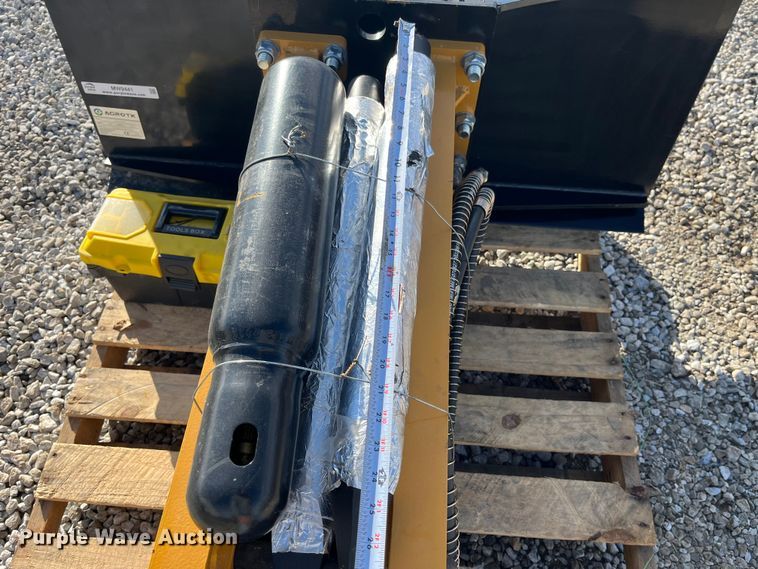 image for item MW9441 2022 Agrotk SSHH680  skid steer breaker