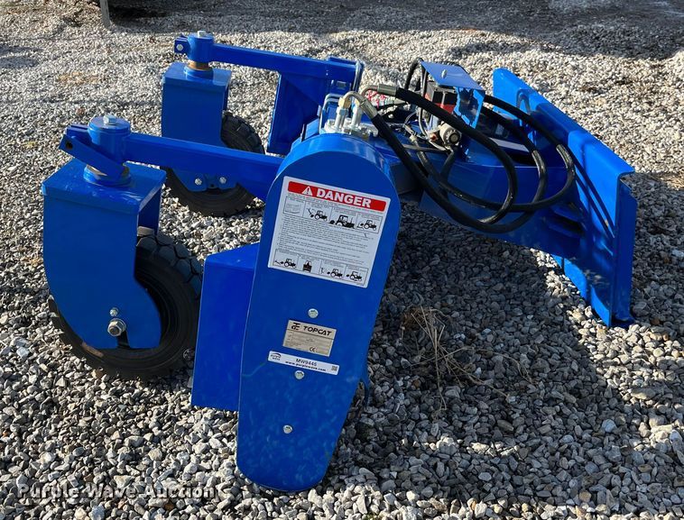 image for item MW9445 2022 TopCat SSSCR72  skid steer power rake