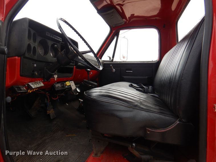 image for item DJ3868 1987 GMC TopKick C7000  pumper fire truck