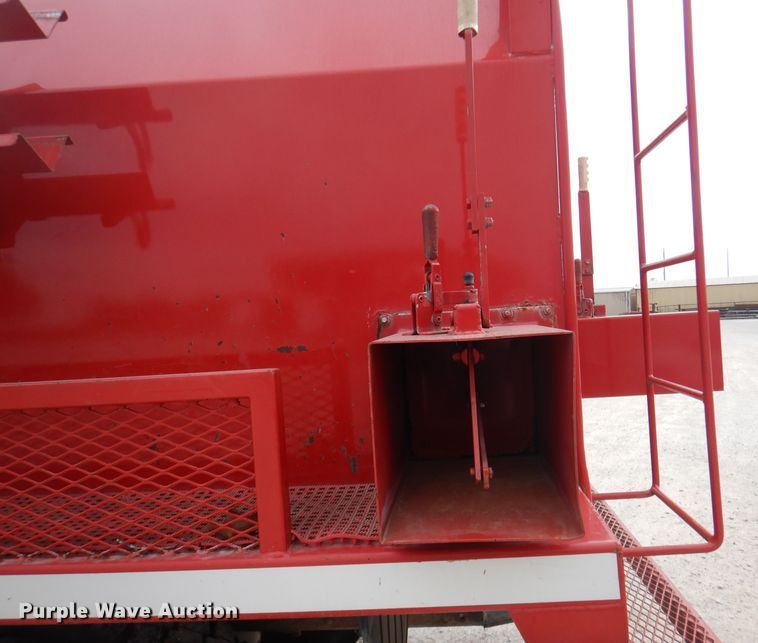 image for item DJ3868 1987 GMC TopKick C7000  pumper fire truck