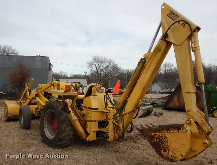 image for item DK7506 1974 Case 480B  backhoe