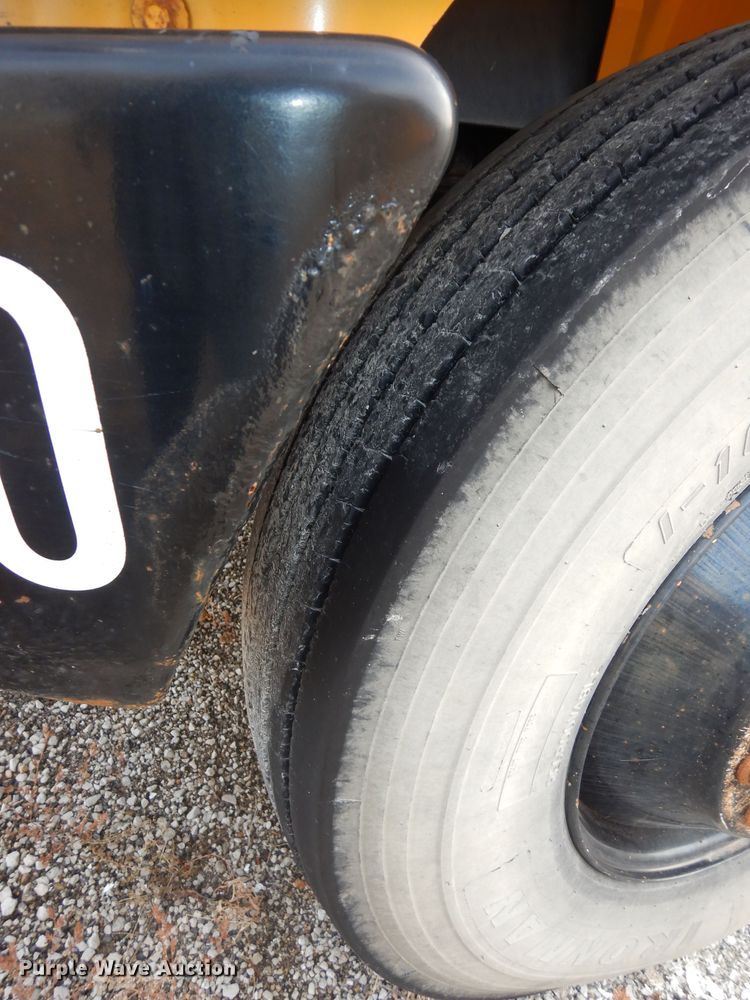 image for item DK7512 2005 International CE300  school bus