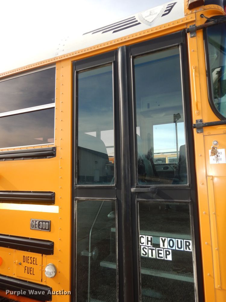 image for item DK7512 2005 International CE300  school bus
