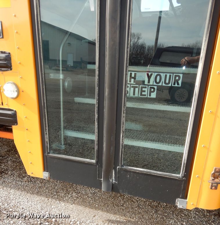 image for item DK7512 2005 International CE300  school bus