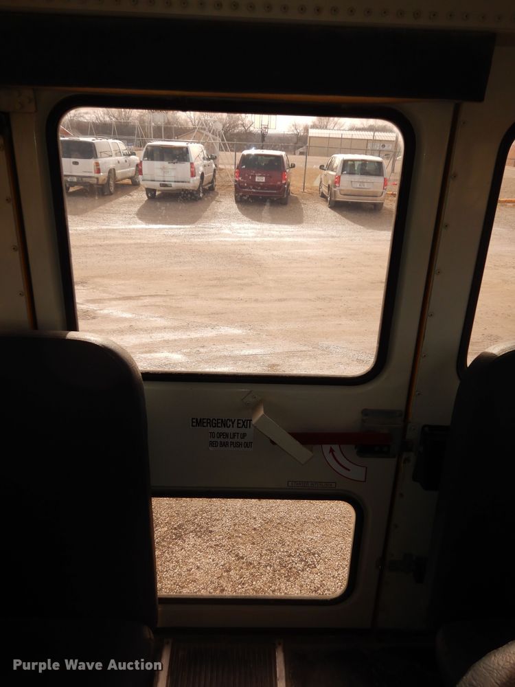 image for item DK7512 2005 International CE300  school bus