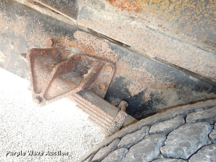 image for item DK7512 2005 International CE300  school bus