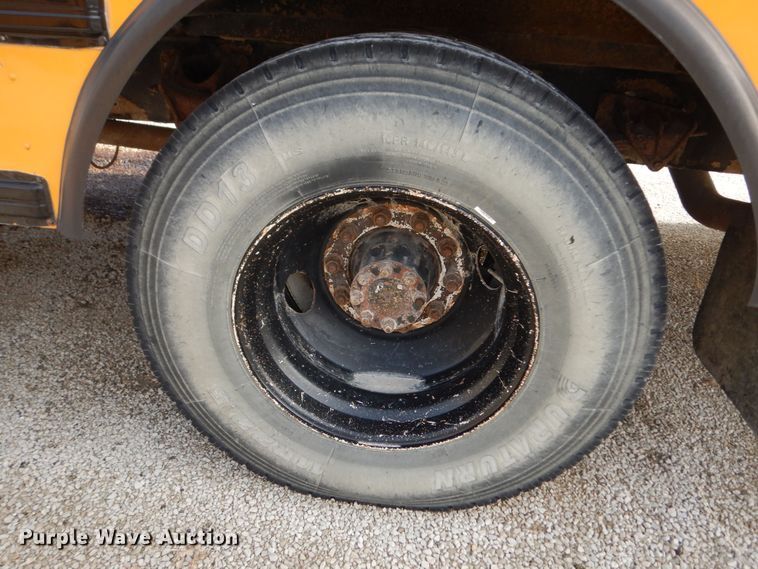 image for item DK7512 2005 International CE300  school bus