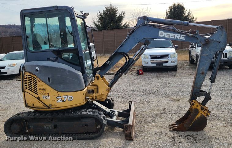 image for item JG9537 2010 John Deere 27D  mini excavator
