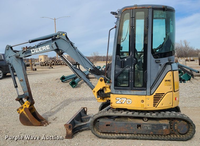 image for item JG9537 2010 John Deere 27D  mini excavator