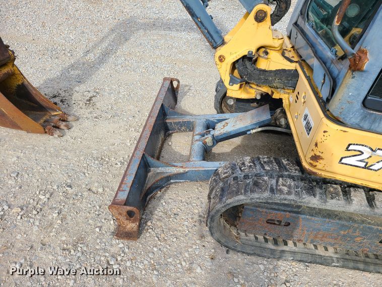 image for item JG9537 2010 John Deere 27D  mini excavator