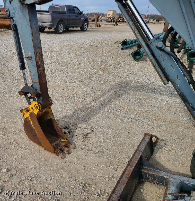 image for item JG9537 2010 John Deere 27D  mini excavator