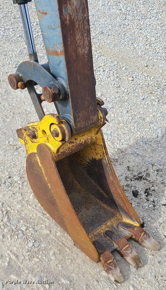 image for item JG9537 2010 John Deere 27D  mini excavator