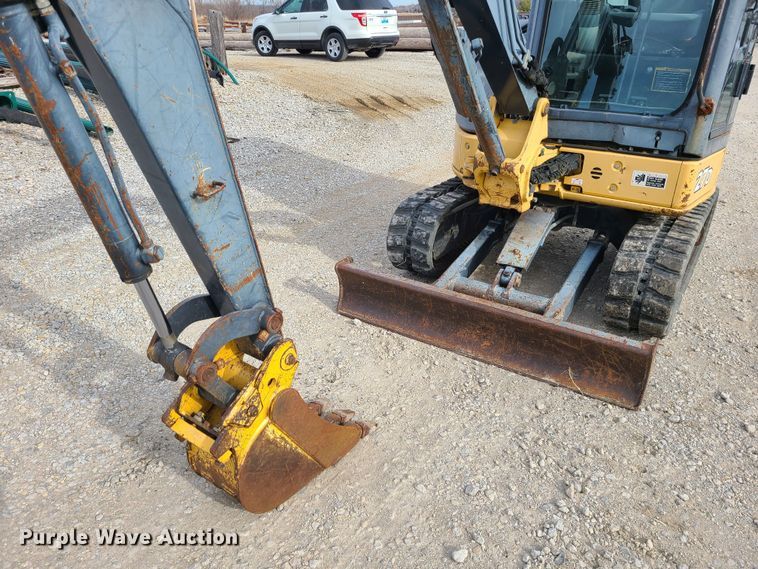 image for item JG9537 2010 John Deere 27D  mini excavator