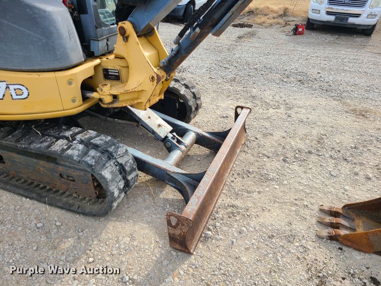 image for item JG9537 2010 John Deere 27D  mini excavator