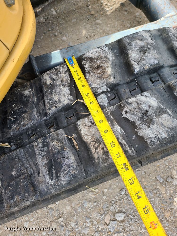 image for item JG9537 2010 John Deere 27D  mini excavator