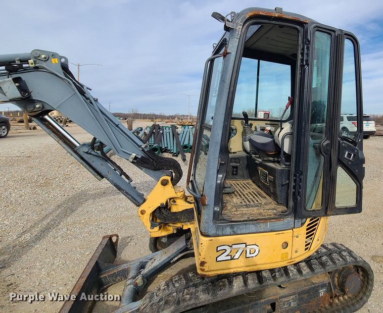 image for item JG9537 2010 John Deere 27D  mini excavator