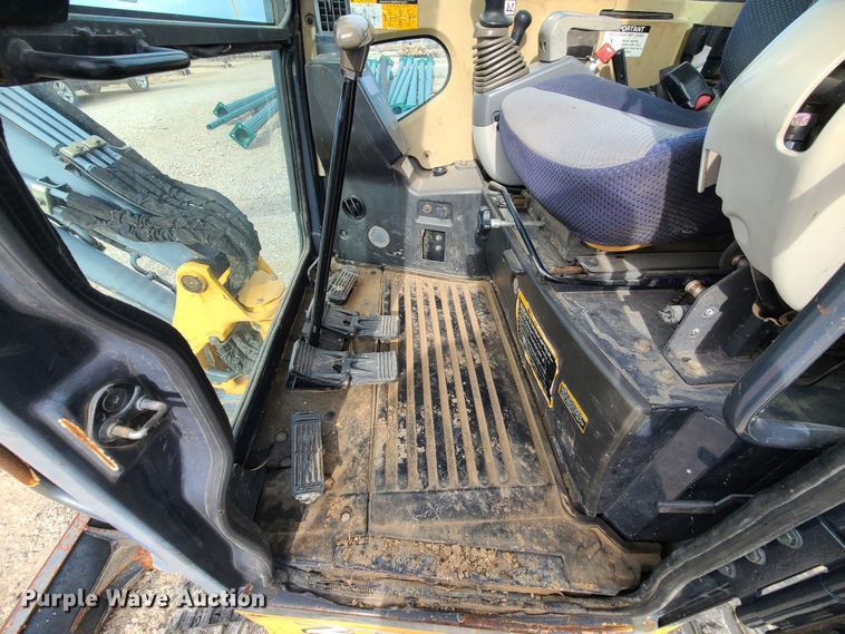 image for item JG9537 2010 John Deere 27D  mini excavator