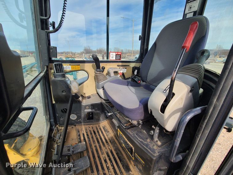 image for item JG9537 2010 John Deere 27D  mini excavator